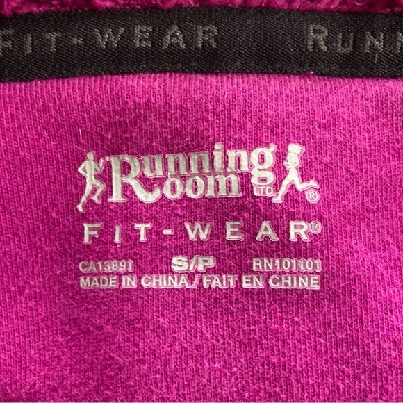 Running Room Fit Wear fuscia pink/purple thick cotton hoodie. Size S - Picture 6 of 10